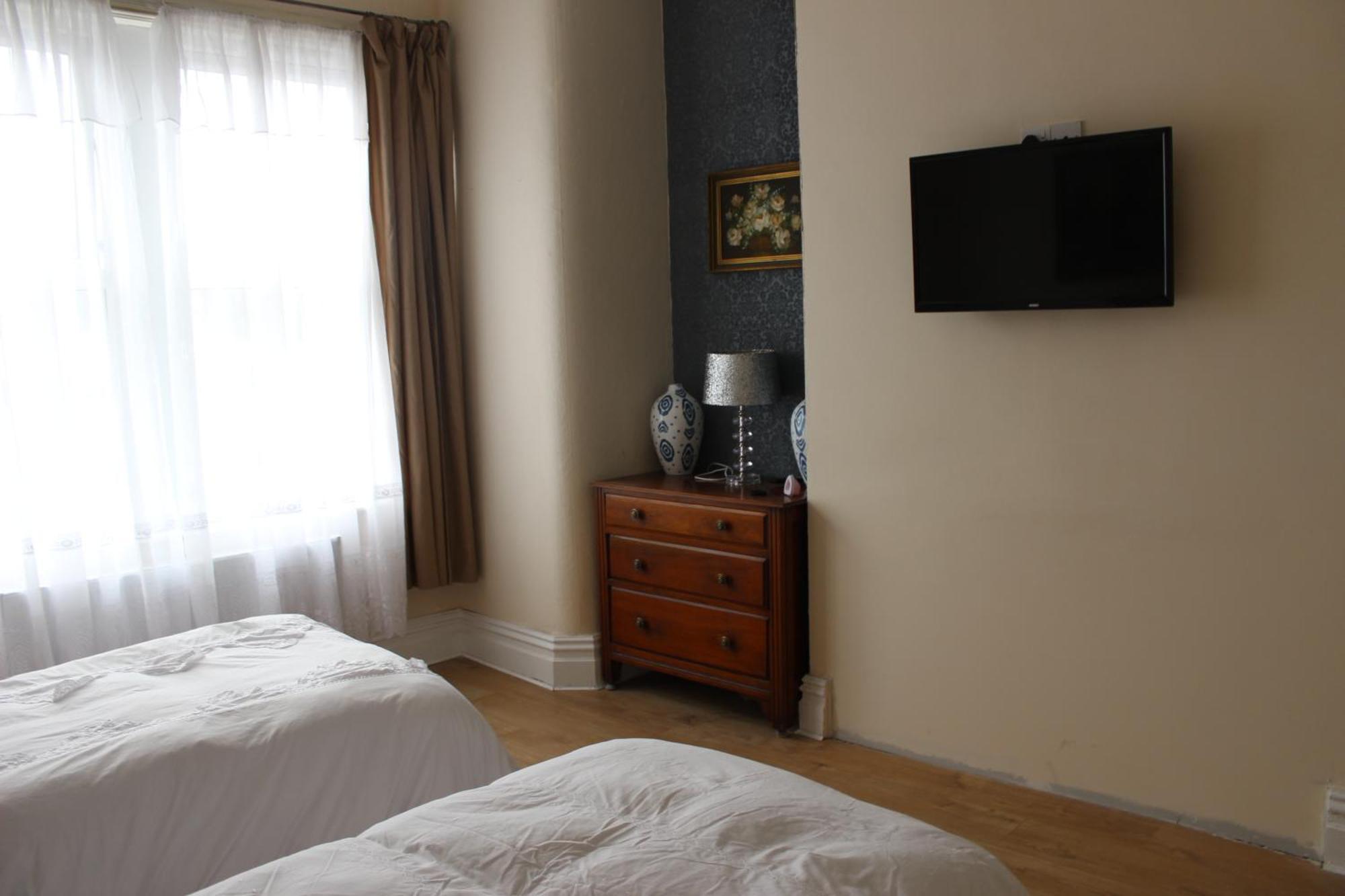 Mother-In-Law Guest House Hotel Leeds Leeds  Exterior foto